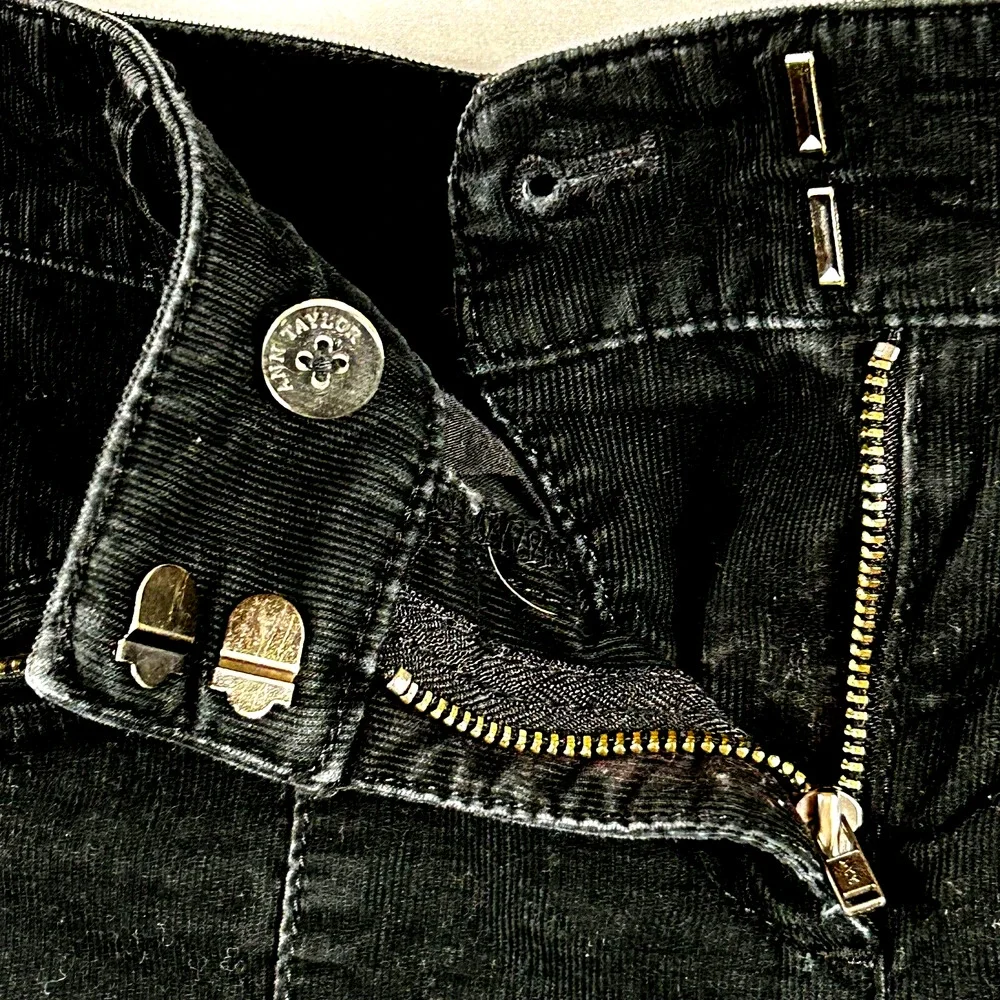 Ann Taylor Corduroy Jeans Womens 4Petite‎ Black Low Rise Straight Fit
